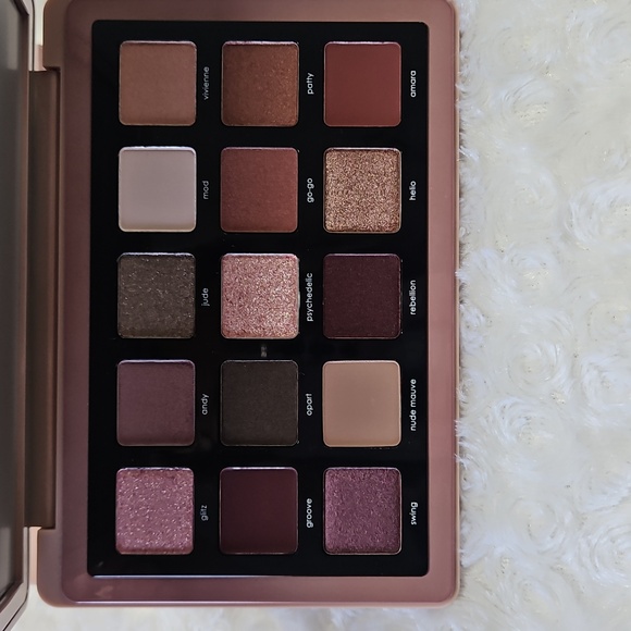 Never Used Natasha Denona Retro Eyeshadow Palette - Picture 4 of 11